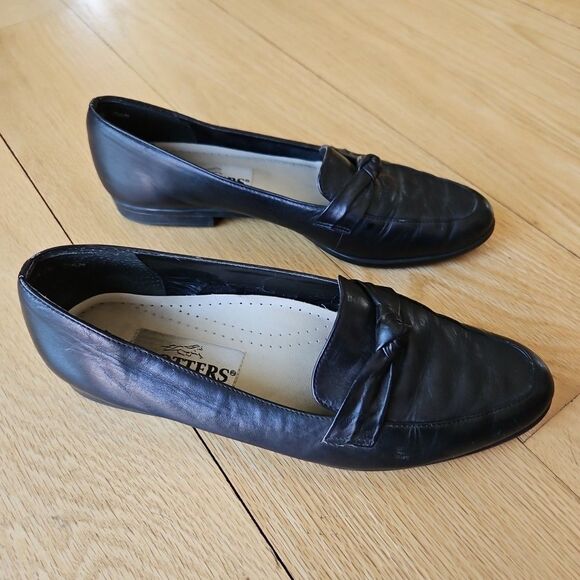 Trotters Womens Relate Flat/Loafers Shoes Black Leather  Size 7.5 with Knot/ bow - Picture 2 of 8
